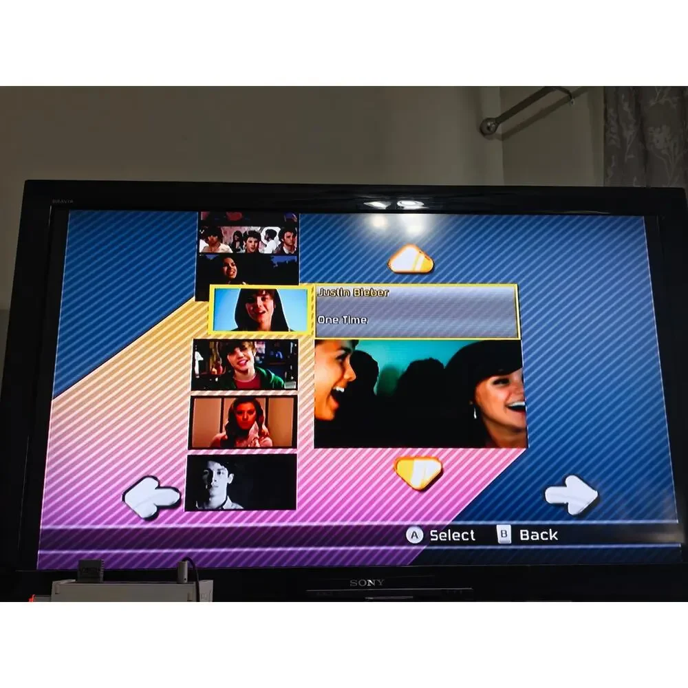 Disney Sing It: Party Hits (Nintendo Wii) CIB Complete